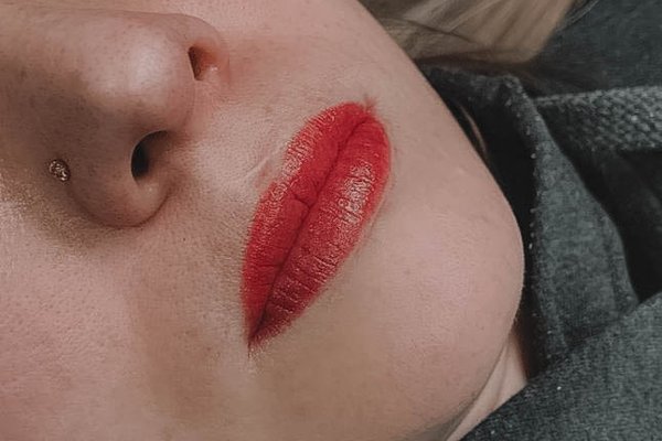 Permanentný make-up pier