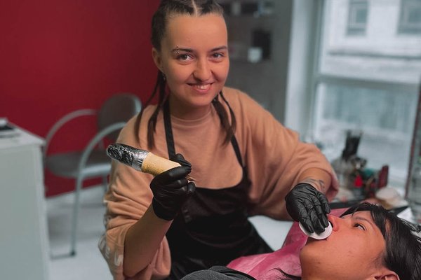 Permanentný make-up pier