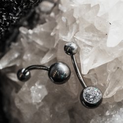 Titanové šperky na piercing: prečo je to najlepšia voľba