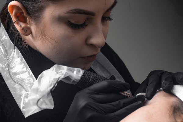 Permanentný make-up obočia
