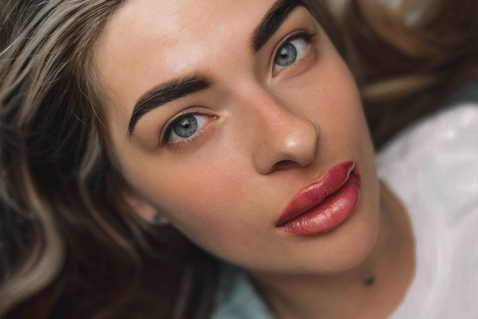 Permanentný make-up pier